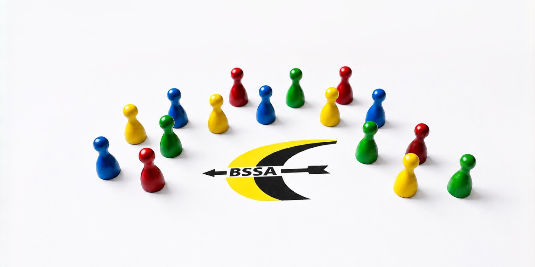 Spielfiguren in verschiedenen Farben stehen um das Logo des BSSA herum